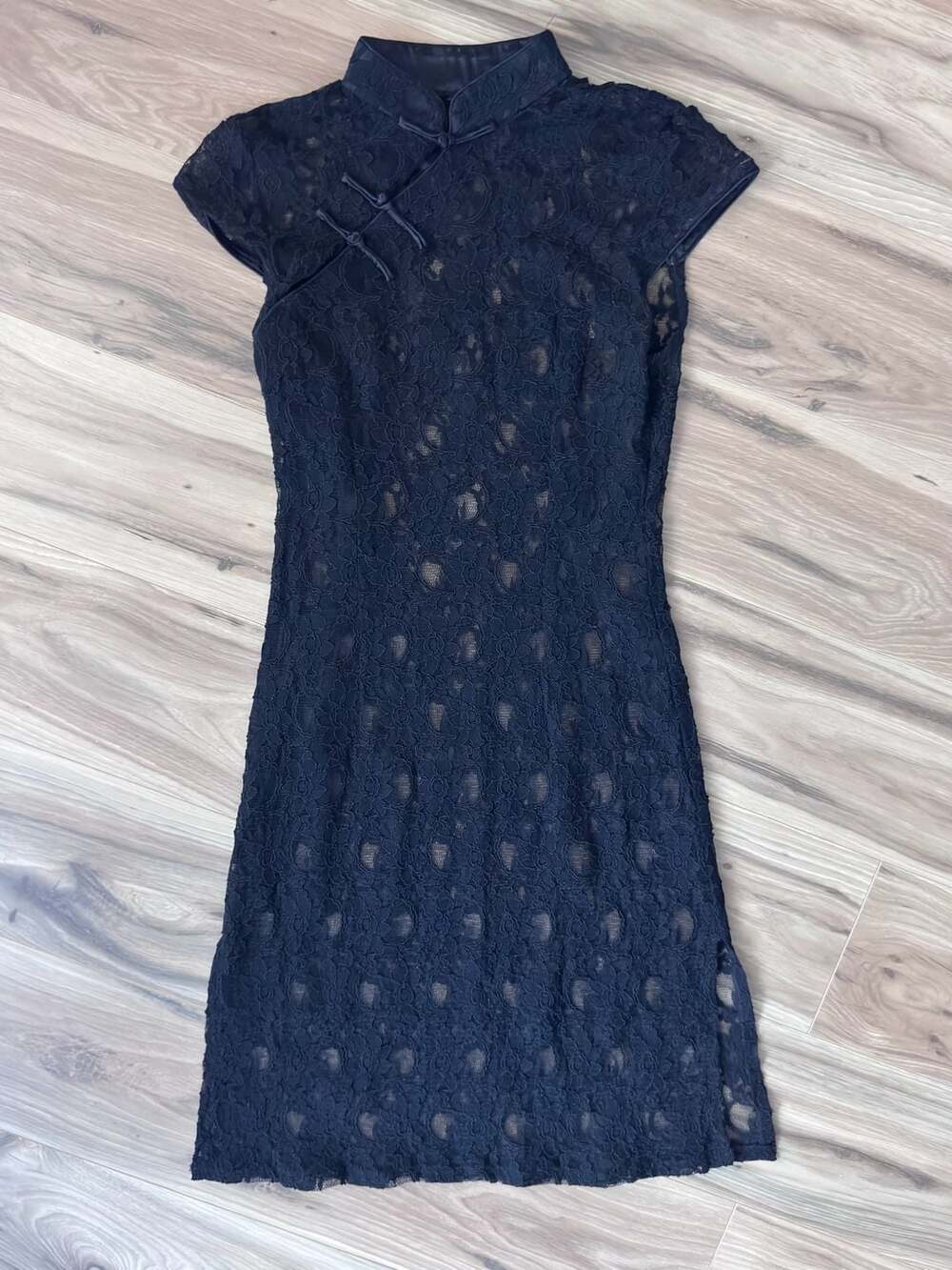 Vintage Black Lace Cheongsam-Style Cap Sleeve Mini Dress with Mandarin Collar